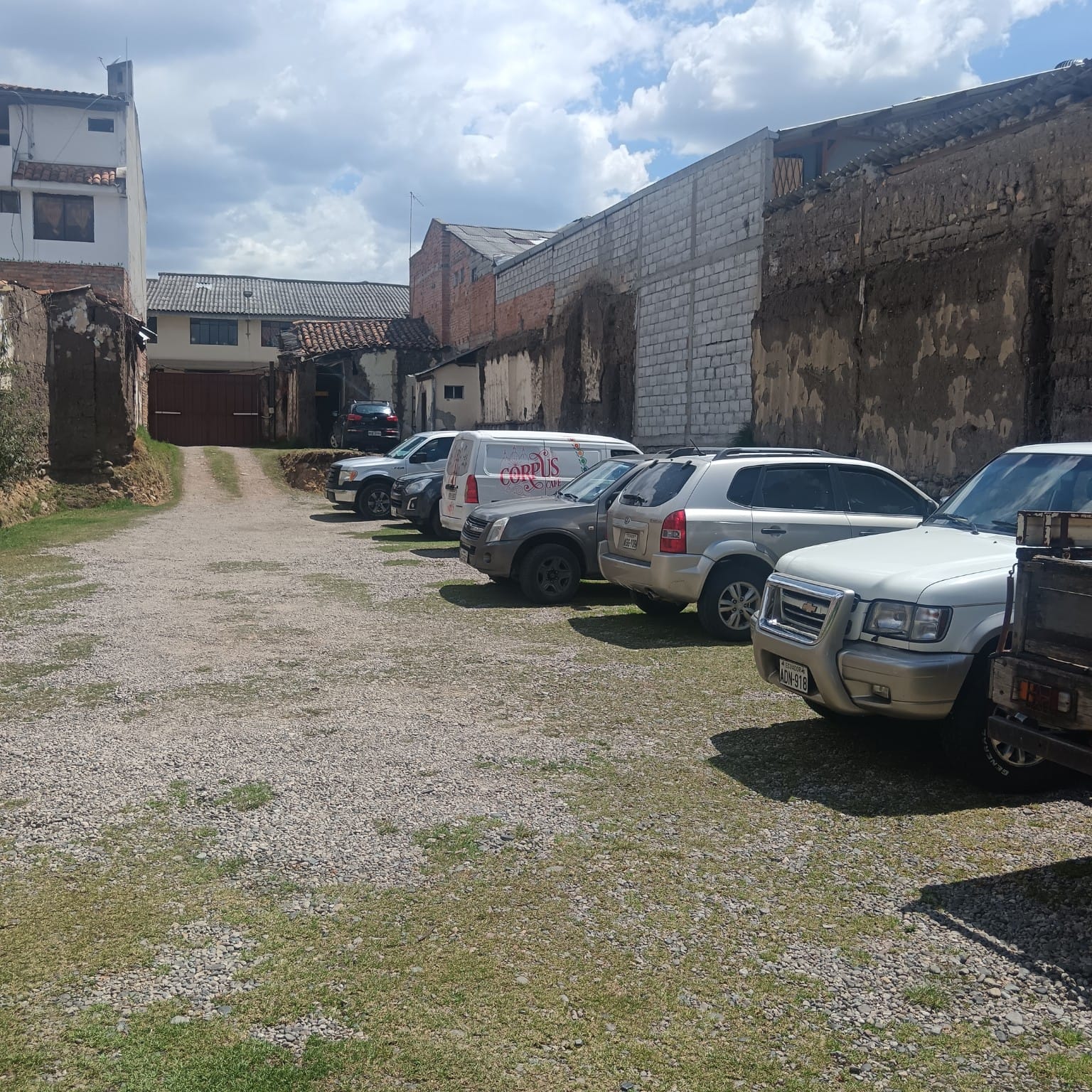 Parqueadero privado de Posada del Ángel en el Centro Histórico de Cuenca